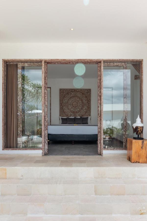 Villa Rasa Senang, With Private Cook And Pool كارانغاسِم المظهر الخارجي الصورة